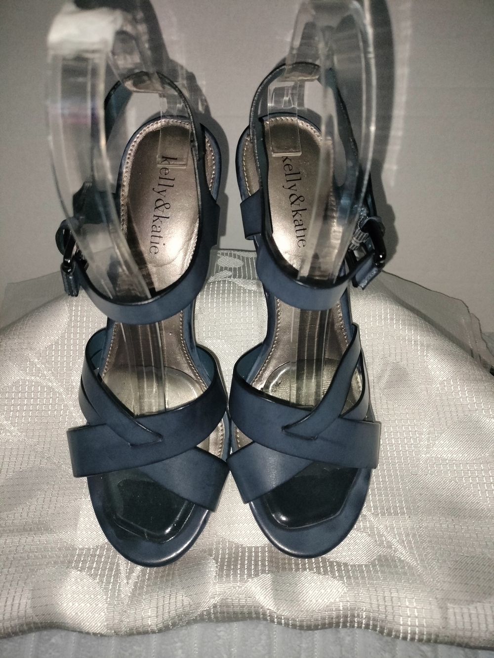 Kelly & Katie Navy Strappy Women's Sandals Sz 7 1/2